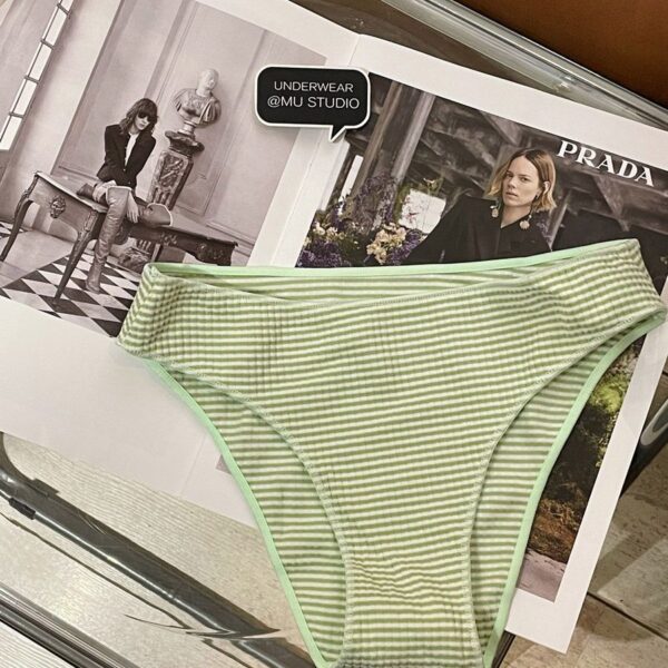 Pure cotton women's briefs with brushed checkered striped print pattern design