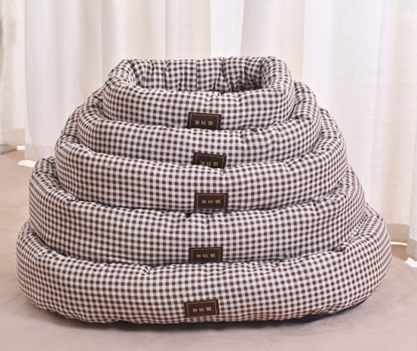 Plaid print design cat bed universal dog bed for all seasons semi-enclosed soft bed for kittens spring and autumn sleeping mat for dogs and cats